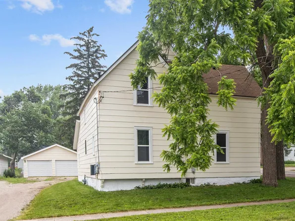 507 E Huron St, Omro, WI 54963