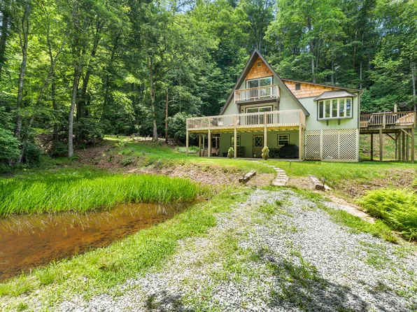 864 Trojan Horse Cir, Fleetwood, NC