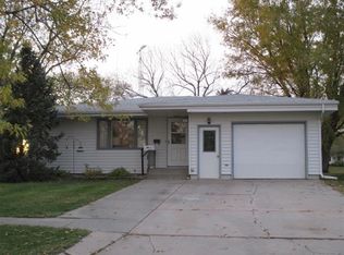 704 Pine Heights Rd, Wayne, NE 68787