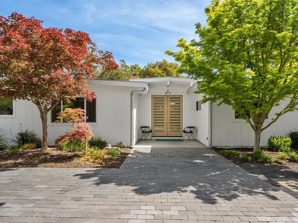 716 University Street, Healdsburg, CA 95448