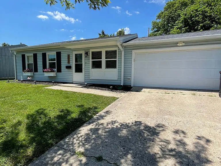 3032 Choctaw Dr — Photo 1