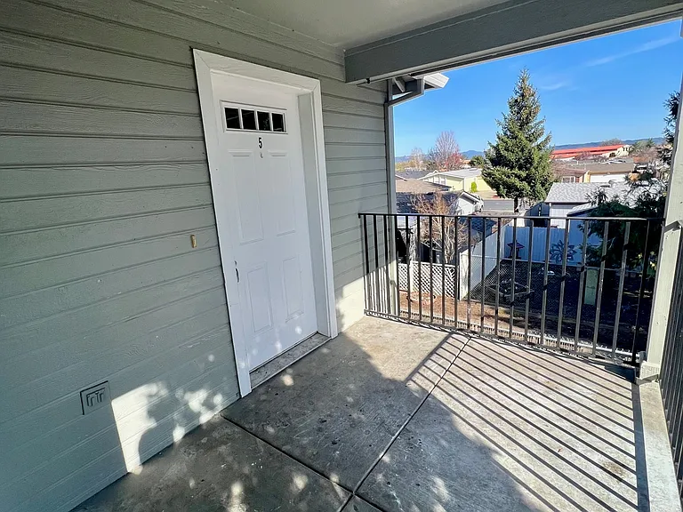 501 Briarwood Dr #1 — Photo 3