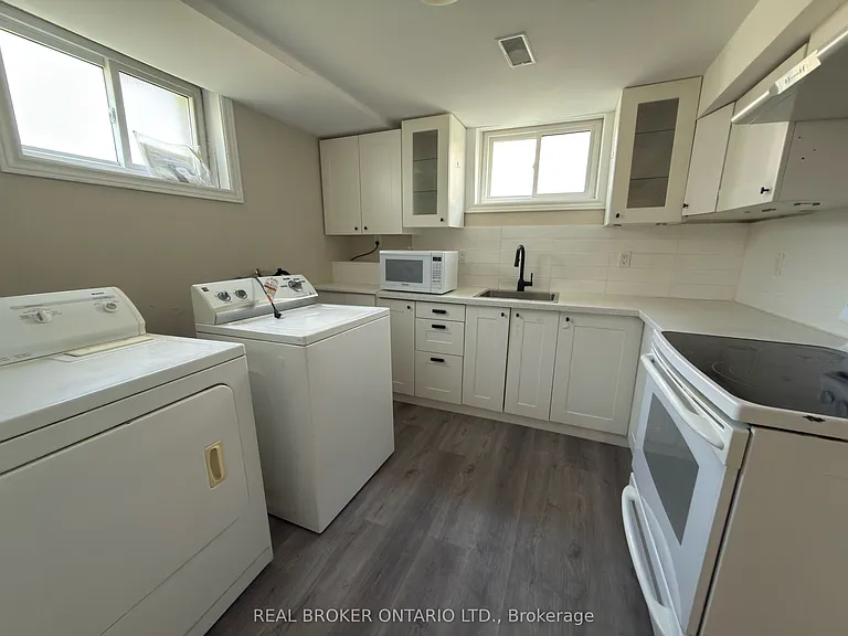 311 Wallace Ave S #LOWER — Photo 3