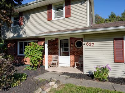 627 Hook Rd, Farmington, NY, 14425