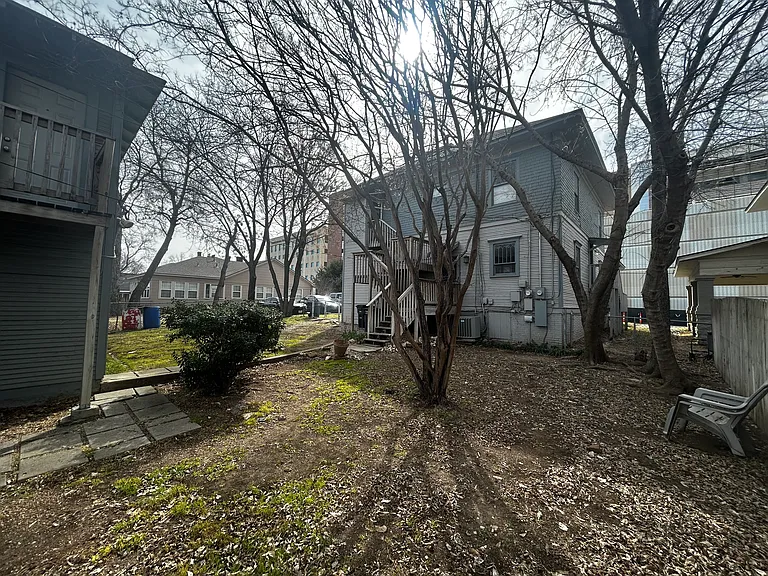 1630 Mistletoe Blvd #B — Photo 13
