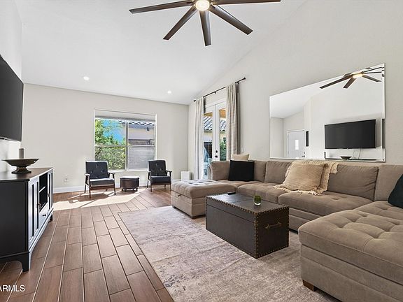 4th image of 613 E DEVON Drive