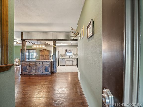 4th image of 1202 S Oak Grove Rd