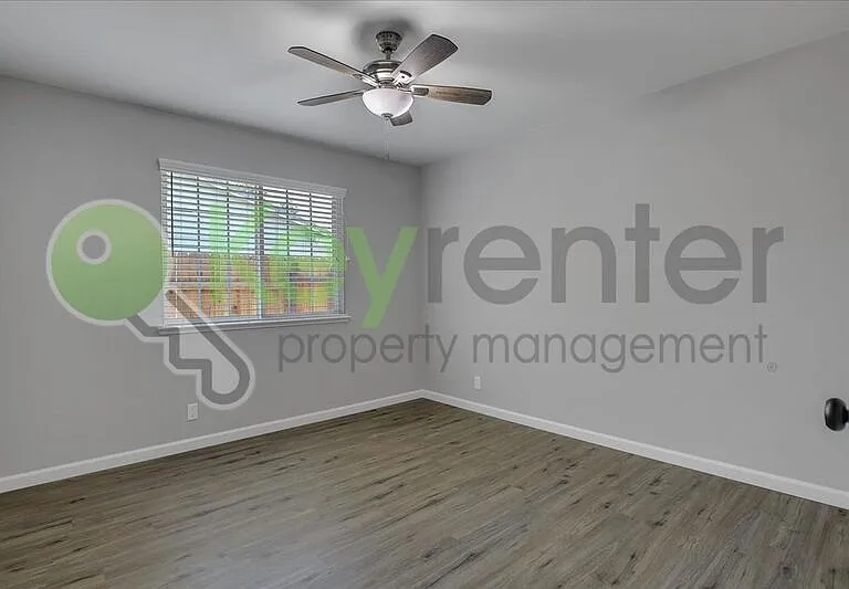 8256 Manhart Way — Photo 14