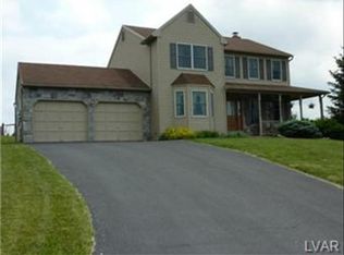 307 Spyglass Hill Rd, Bath, PA 18014