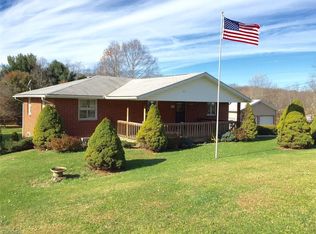 5555 Waynesburg Dr SE, Waynesburg, OH 44688