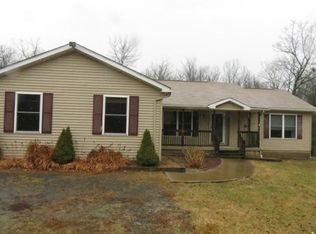 187 Fox Ridge Park Dr, Greeley, PA 18425