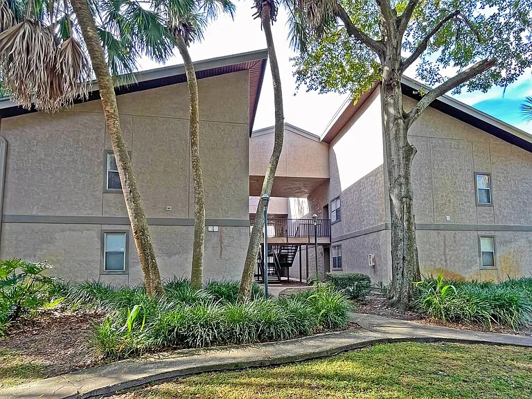 4207 Winding Moss Trl #208 — Photo 1