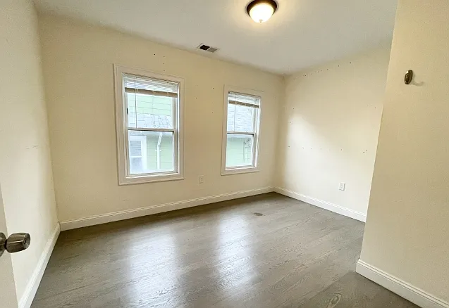 21 Iroquois St #2A — Photo 8