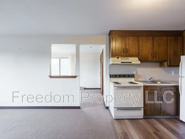 65 East St #19, Plainville, CT 06062