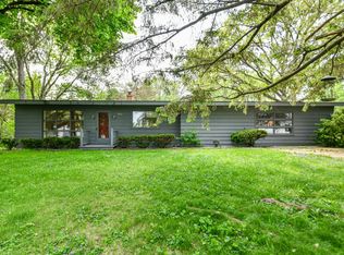 703 Inlet Shore Dr, Delavan, WI 53115
