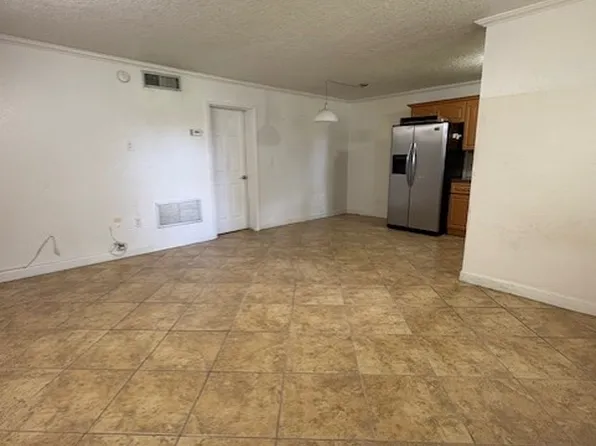 4300 SW 67th Ave APT 18, Miami, FL 33155
