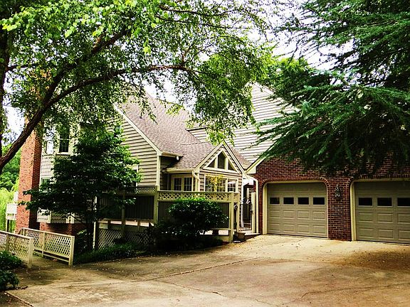 Front view with garage