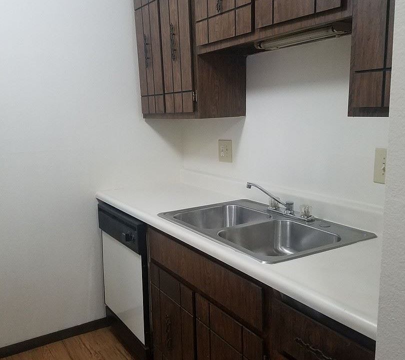 2nd image of 1015 SW Garfield Ave APT 16