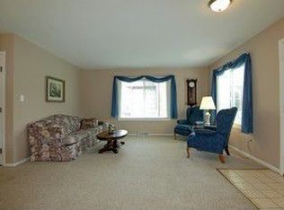 221 Prairie St, Crystal Lake, IL 60014