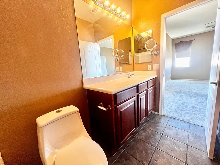 879 E Stottler Dr — Photo 31