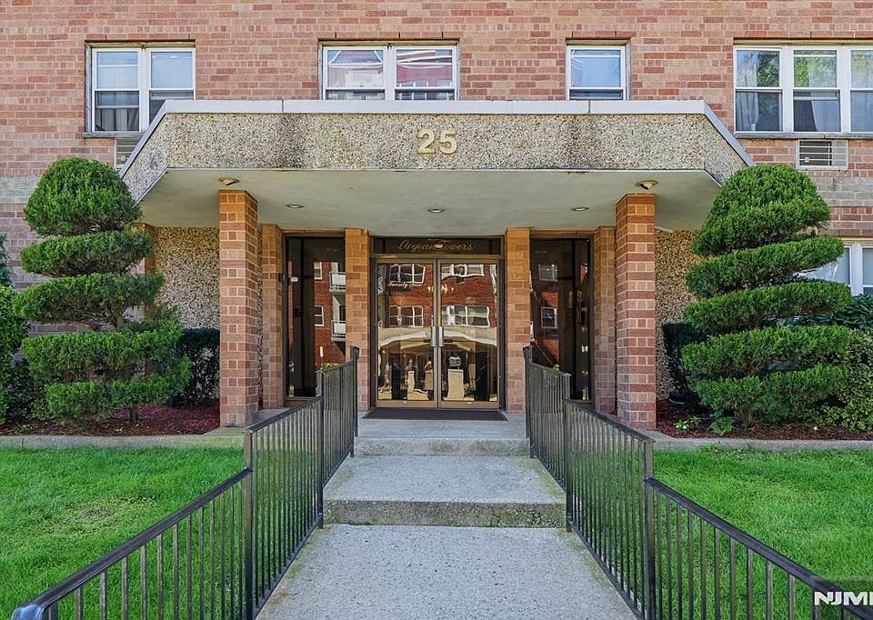 1st image of 25 Jefferson Street #6D