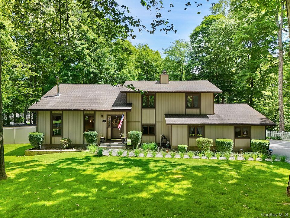 1st image of 90 Timberlane Court