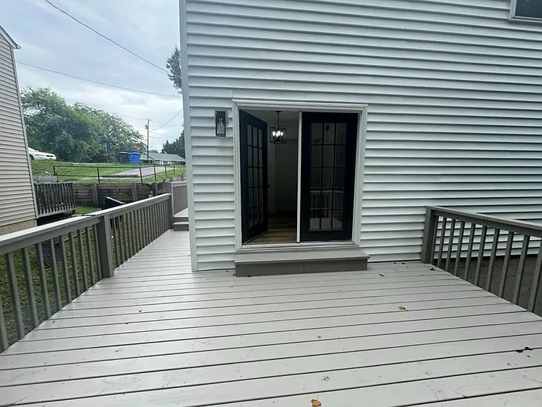 904 Elizabeth St — Photo 23