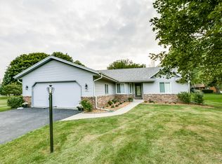 W183N8845 Princeway Dr, Menomonee Falls, WI 53051