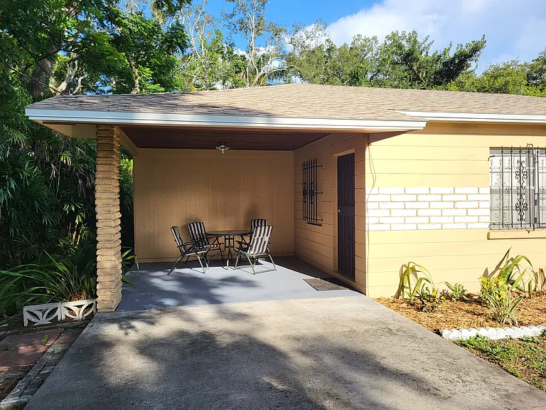 10815 N Edison Ave — Photo 2
