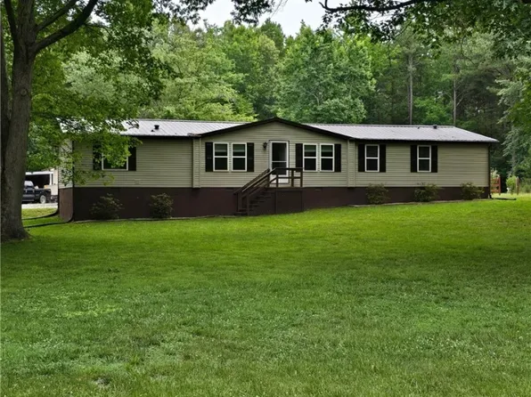 4535 Old Shore Rd, Blackstone, VA 23824