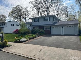 1406 Suwanee Dr, North Brunswick, NJ 08902