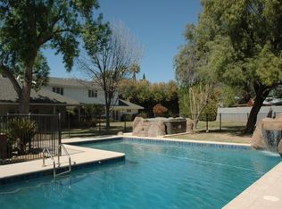 915 W Why Worry Ln, Phoenix, AZ 85021