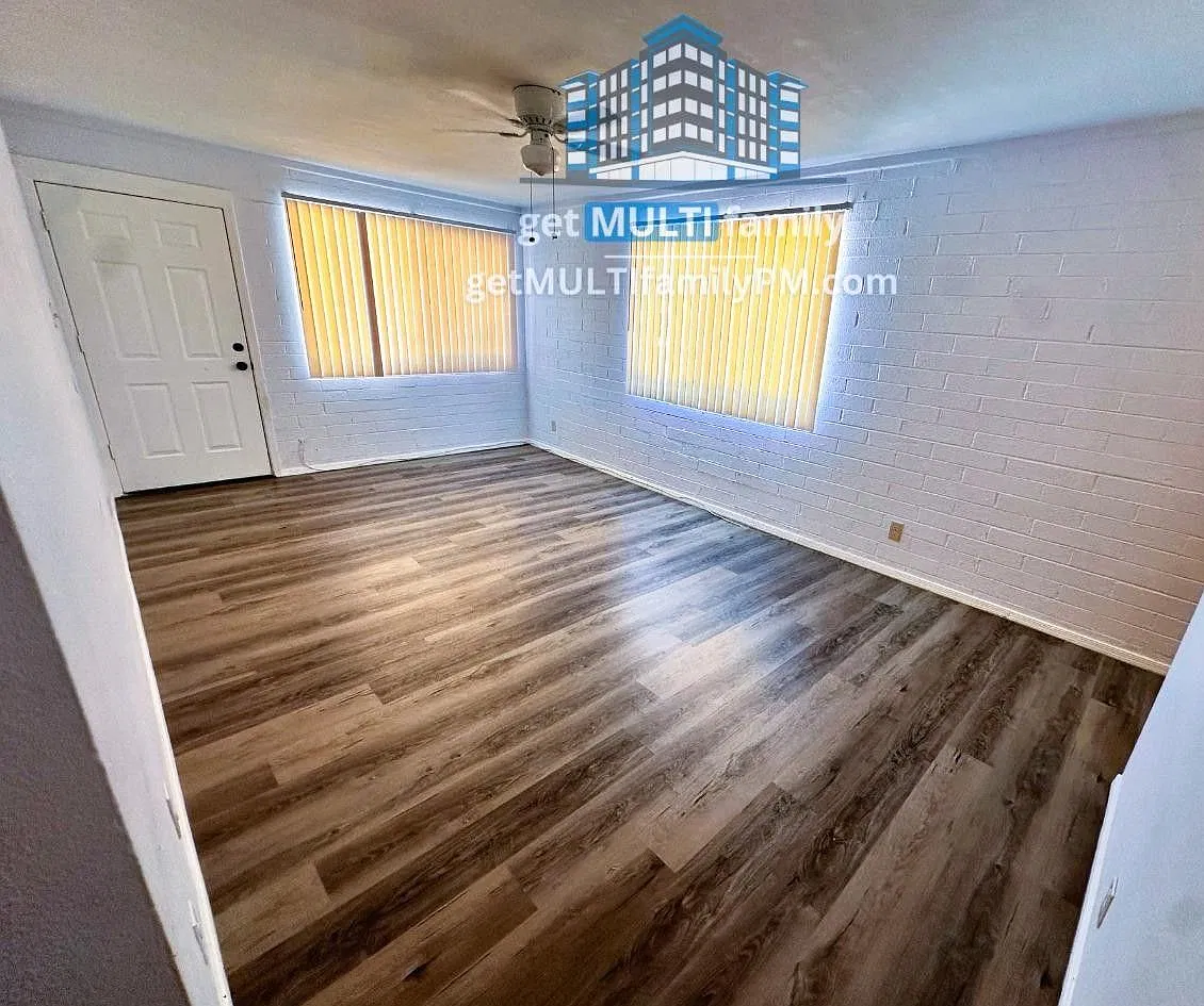 2 bed, 2.0 bath, 945 sqft, $1,400 — Photo 2