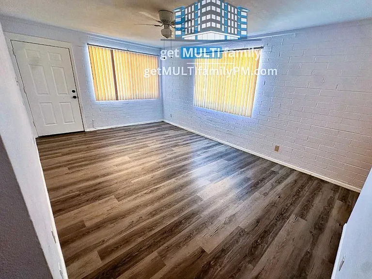 10034 N 18th Ave #1 — Photo 2