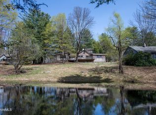 207-209 Main St, Becket, MA 01223