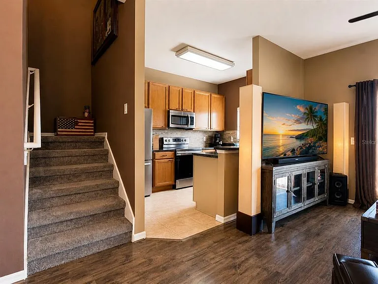 1720 Retreat View Cir — Photo 9