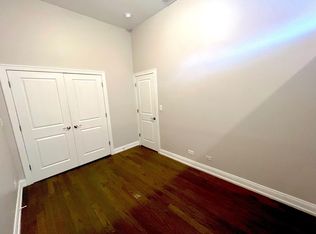 2620 W Cermak Rd #2R, Chicago, IL 60608