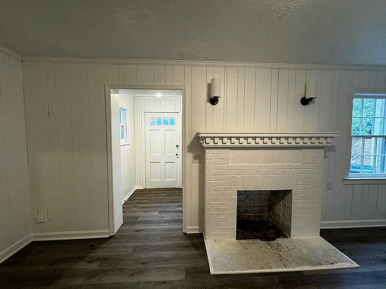 185 Springtree Rd — Photo 3