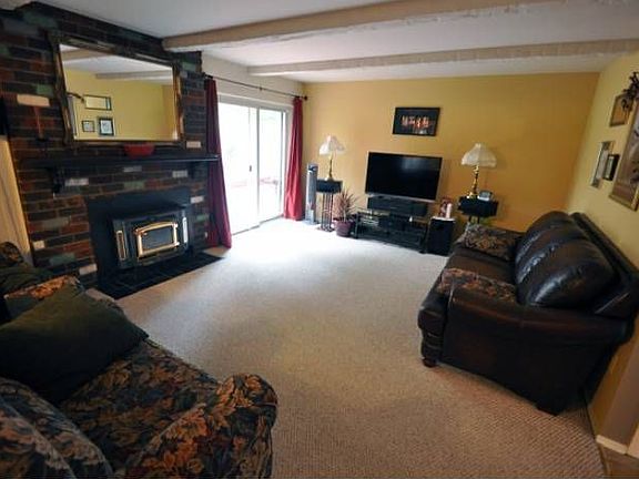 Family Room w/ Fireplace