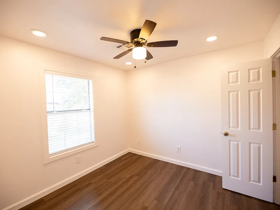7917-NELSON-ROAD-BEDROOM1