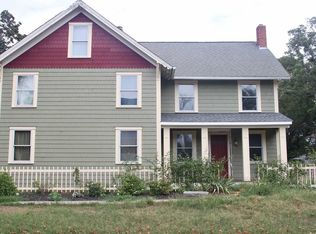 16615 Main St, New Suffolk, NY 11956