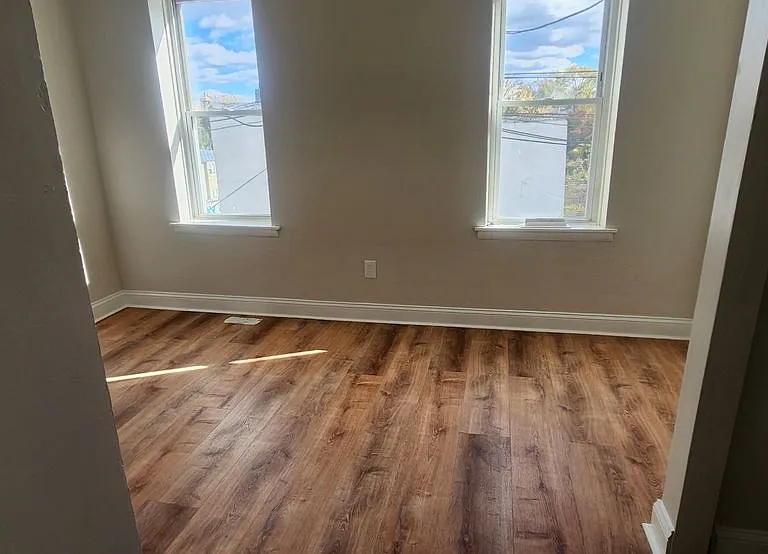 469 Mechanic St — Photo 10