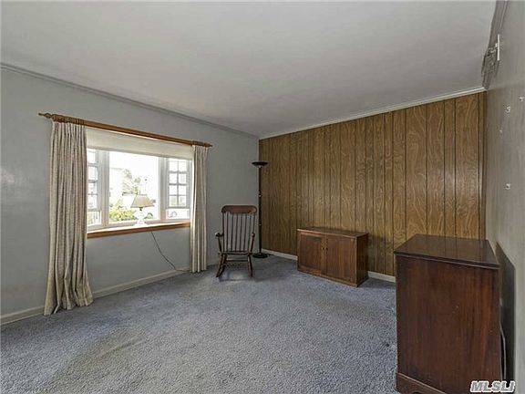 2nd image of 1618 Barbara Ln
