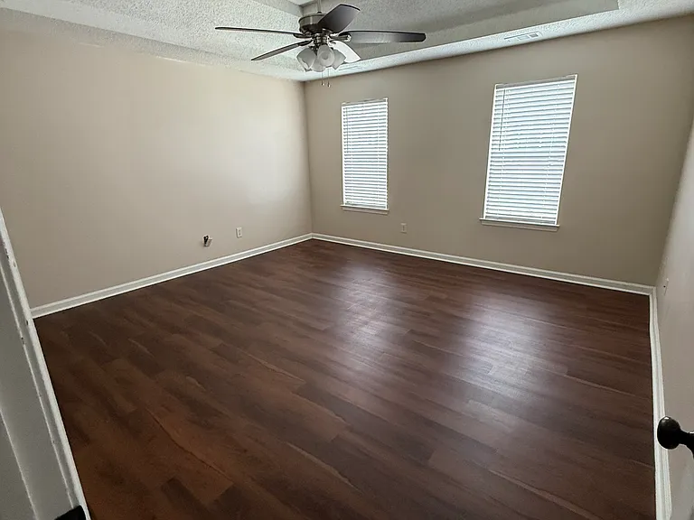 7519 Sugarcreek Dr — Photo 12