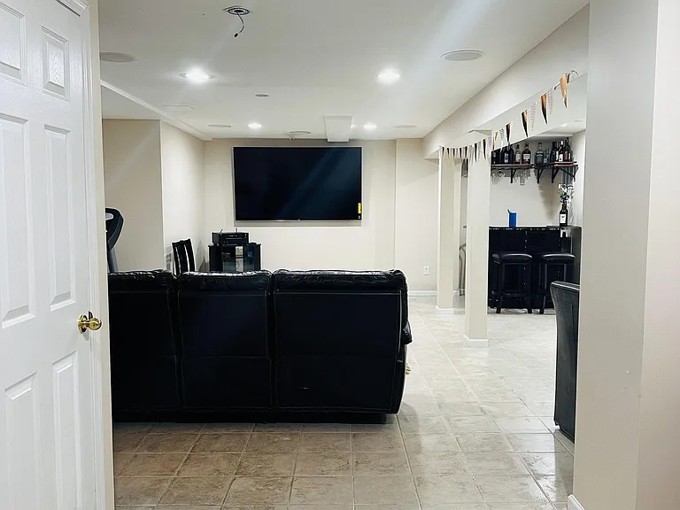 2 Russell Ct — Photo 26