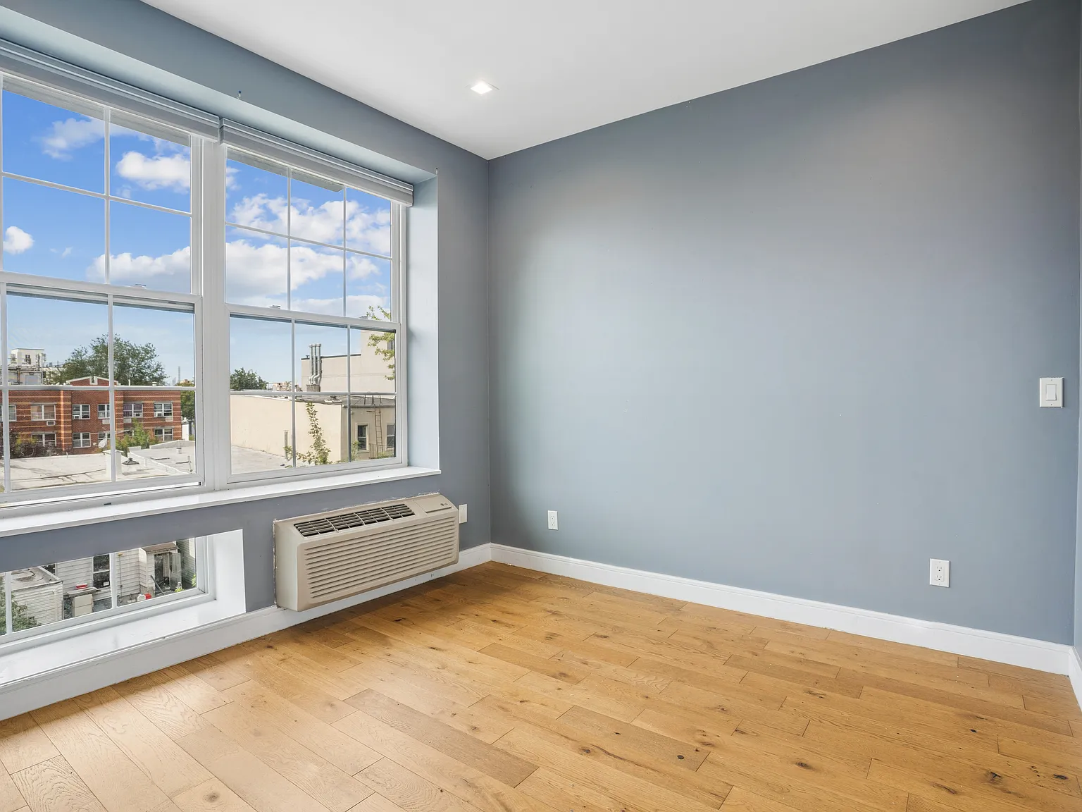1229 Putnam Avenue — Photo 4