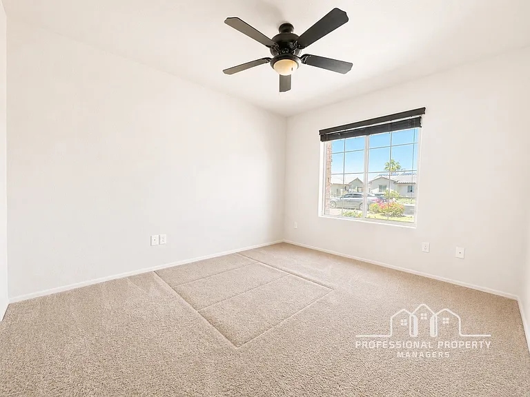 11597 E 25th St — Photo 11