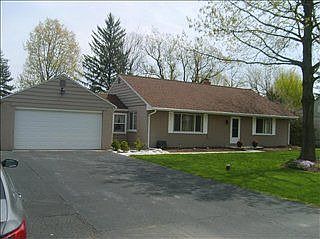 4th image of 34 Rosell Dr