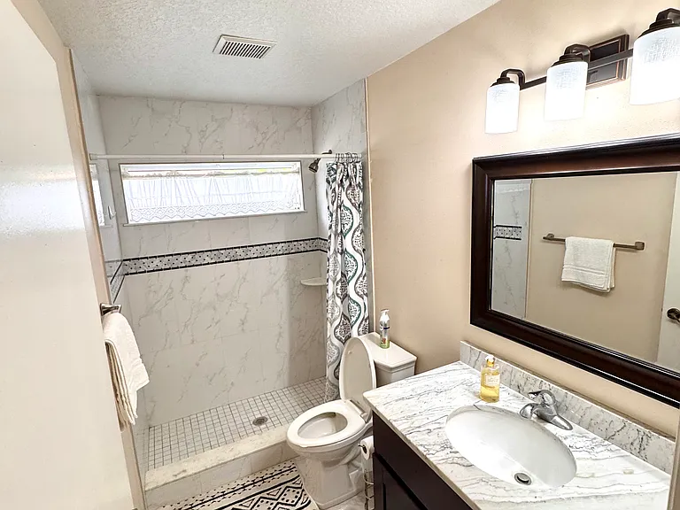 11223 Thicket Ct — Photo 4