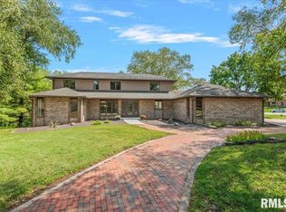 1904 Oak Creek Rd, Springfield, IL 62704